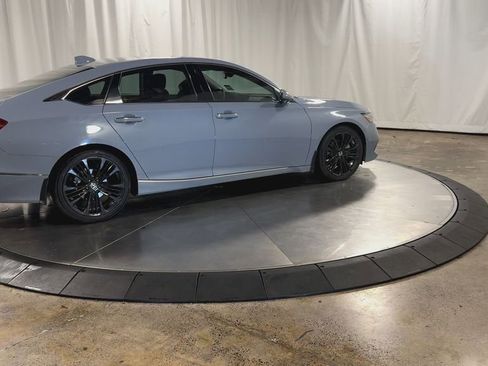Used 2021 Honda Accord Touring image 10