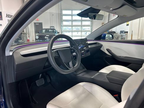 Used 2025 Tesla Model 3 Long Range AWD/4WD image 12