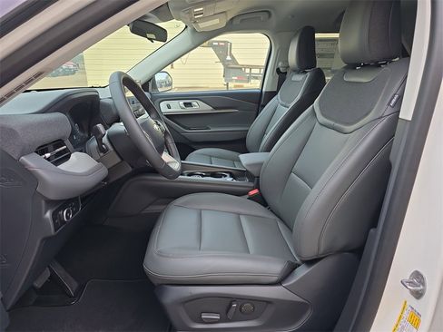 New 2025 Ford Explorer Active w/ Active Comfort Package image 16