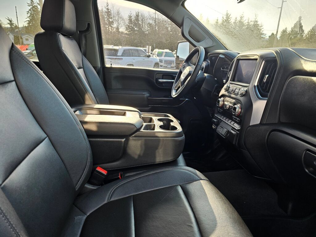 Used 2022 GMC Sierra 3500 SLT w/ X31 Off-Road Package AWD/4WD image 9