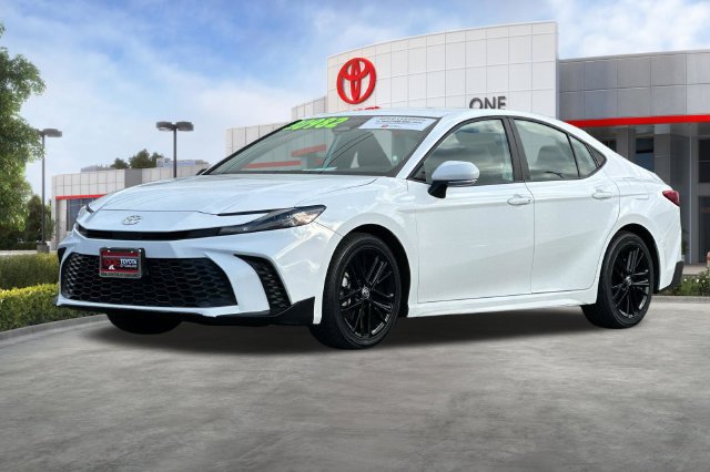 Certified 2025 Toyota Camry SE FWD image 10