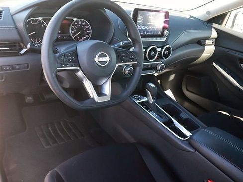 Used 2025 Nissan Sentra SV FWD image 11
