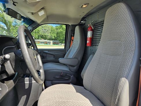 Used 2014 Chevrolet Express 1500 RWD image 11