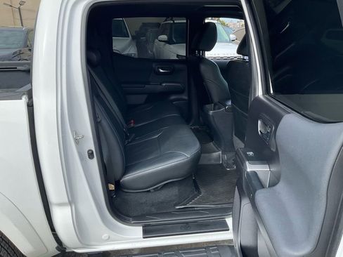 Used 2019 Toyota Tacoma TRD Sport image 46