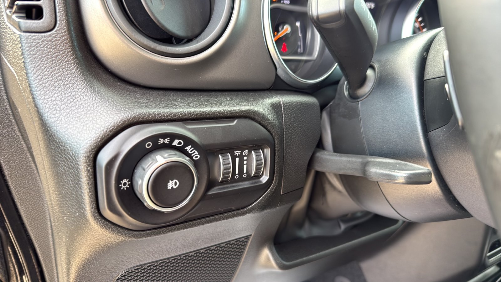 Used 2022 Jeep Wrangler Unlimited Sport AWD/4WD image 17