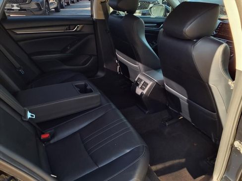 Used 2018 Honda Accord Touring image 21