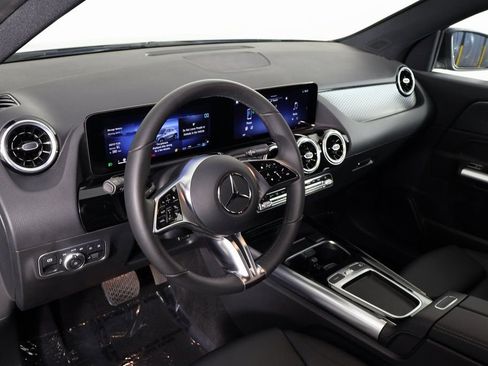 Certified 2025 Mercedes-Benz GLA 250 image 7