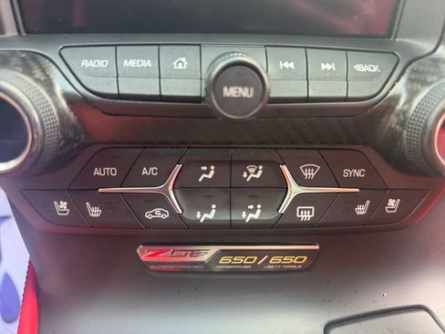Used 2015 Chevrolet Corvette Z06 w/ 3LZ Preferred Equipment Group RWD image 23