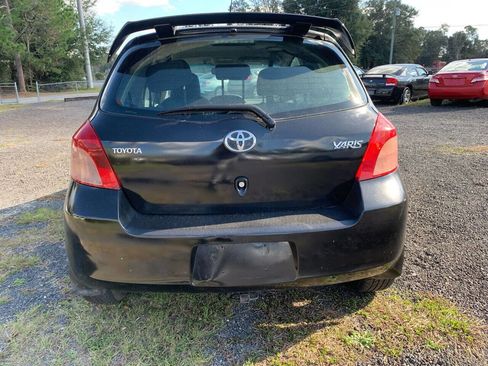 Used 2007 Toyota Yaris 2-Door Hatchback image 12