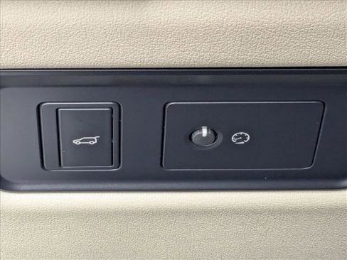 Used 2021 Land Rover Range Rover P525 Westminster Edition image 17