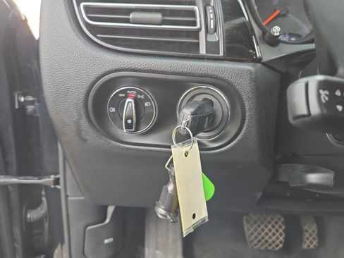 Used 2020 Porsche Macan image 26