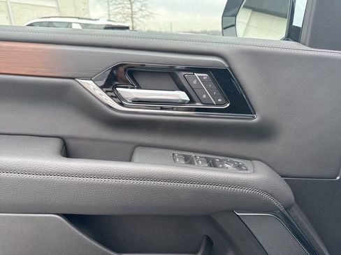 New 2026 GMC Yukon XL Denali image 13