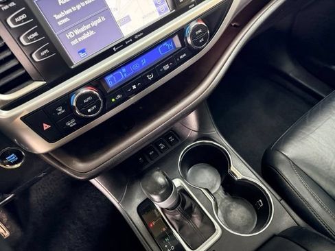 Used 2016 Toyota Highlander XLE AWD/4WD image 29