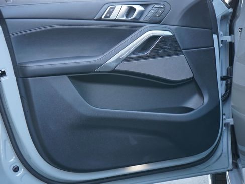 New 2026 BMW X6 xDrive40i w/ Climate Comfort Package image 9