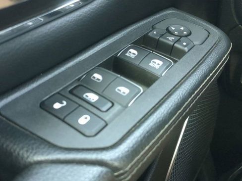 Used 2025 RAM 1500 Laramie AWD/4WD image 21