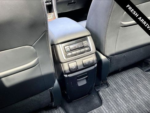Used 2021 Subaru Ascent Touring AWD/4WD image 10