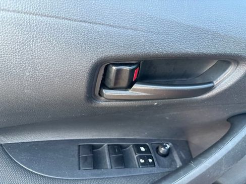 Used 2025 Toyota Corolla LE FWD image 13