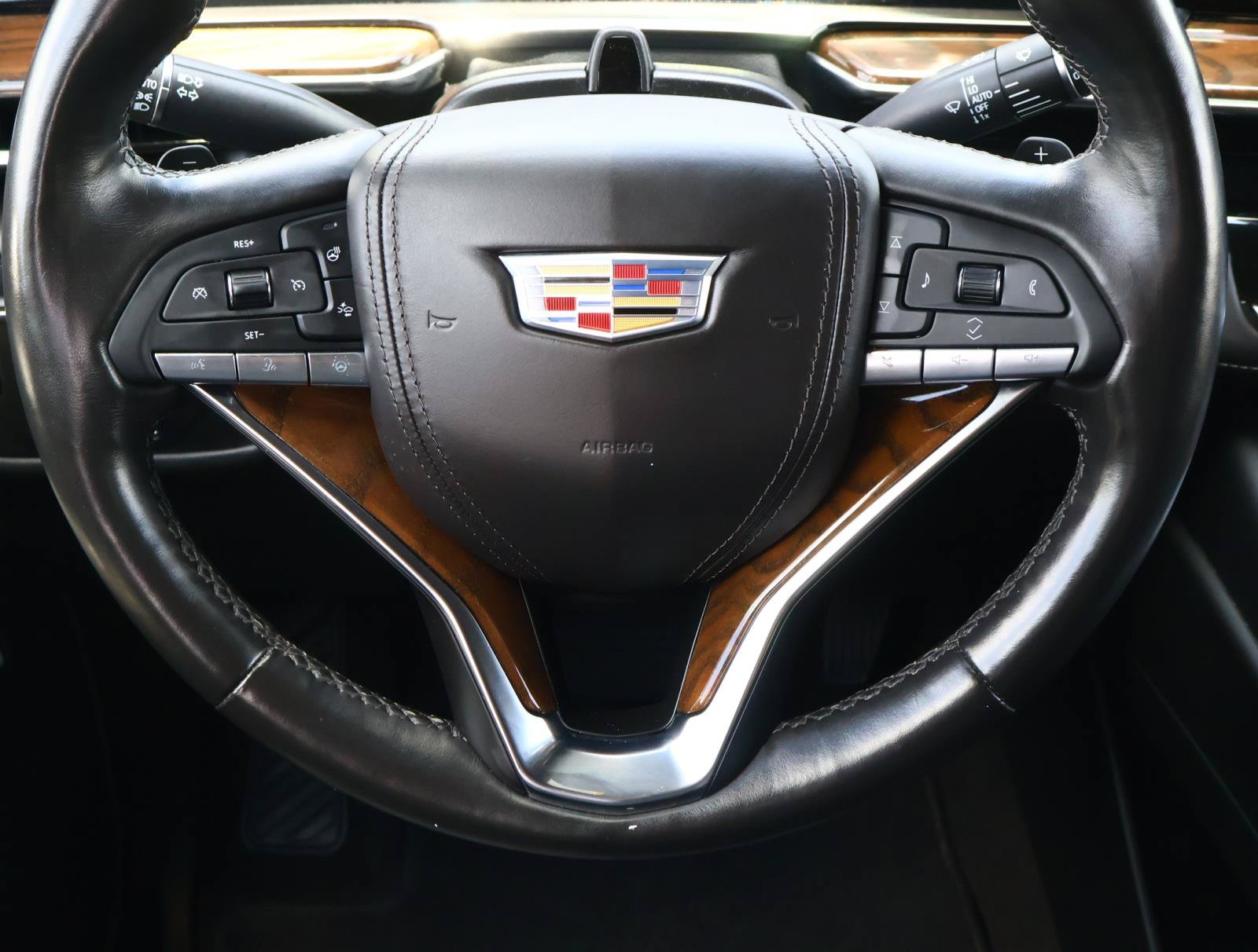 Certified 2024 Cadillac Escalade ESV Premium Luxury Platinum AWD/4WD image 15