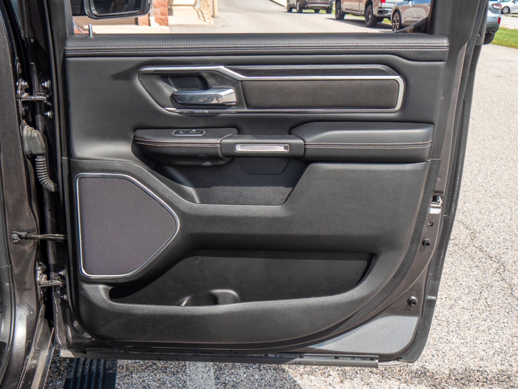 Used 2023 RAM 1500 Laramie AWD/4WD image 21