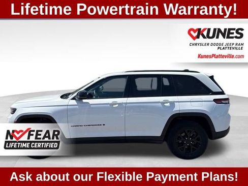 Used 2024 Jeep Grand Cherokee Altitude AWD/4WD image 4