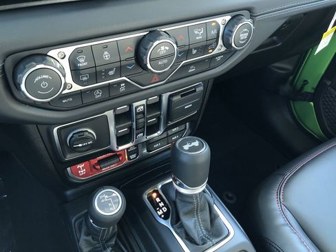 New 2026 Jeep Wrangler Unlimited Rubicon image 18