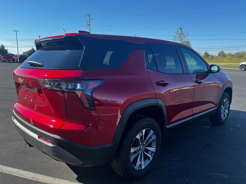 Used 2025 Chevrolet Equinox LT FWD image 5