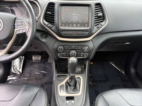 Used 2014 Jeep Cherokee Limited FWD image 17