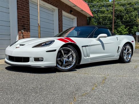 Used 2010 Chevrolet Corvette Grand Sport w/ Preferred Equipment Group RWD image 2