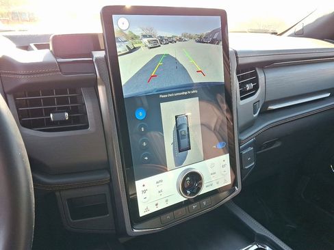 Certified 2024 Ford Expedition Platinum image 18