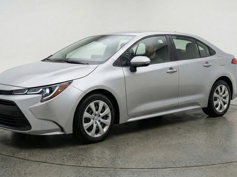 Used 2025 Toyota Corolla LE FWD image 3