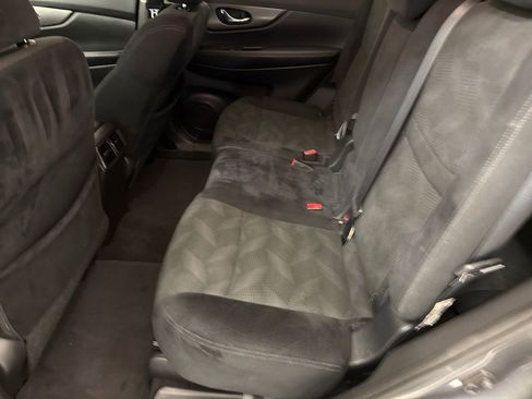 Used 2015 Nissan Rogue SV w/ SV Premium Package FWD image 17