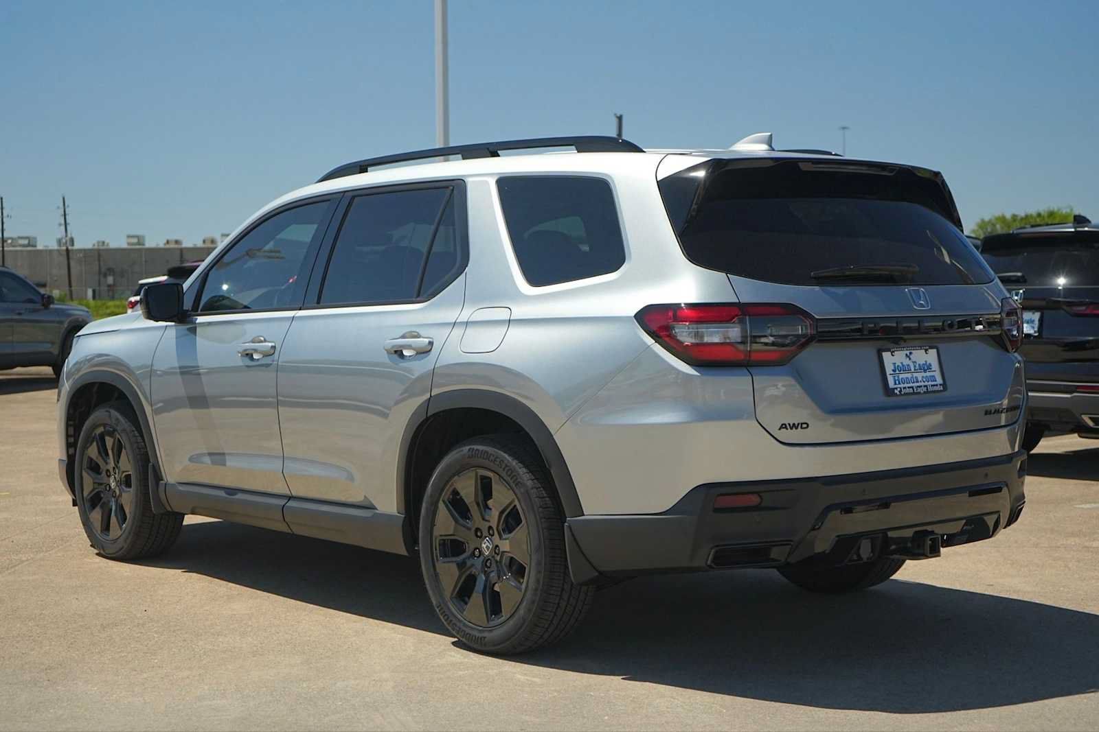 New 2026 Honda Pilot Black Edition image 4