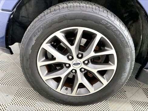 Used 2017 Ford Expedition XLT w/ Equipment Group 201A image 7