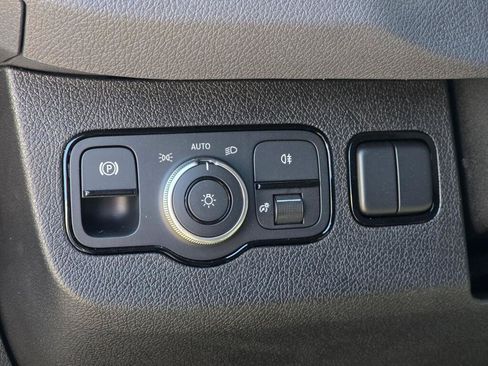 New 2025 Mercedes-Benz eSprinter 170 Cargo image 34