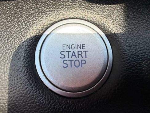 Used 2021 Hyundai Elantra SEL w/ Convenience + Premium Package FWD image 24