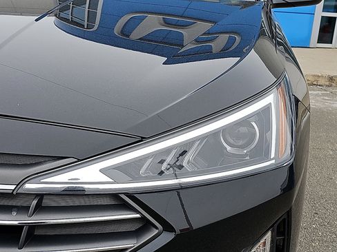 Used 2020 Hyundai Elantra SE w/ Cargo Package (C1) image 9