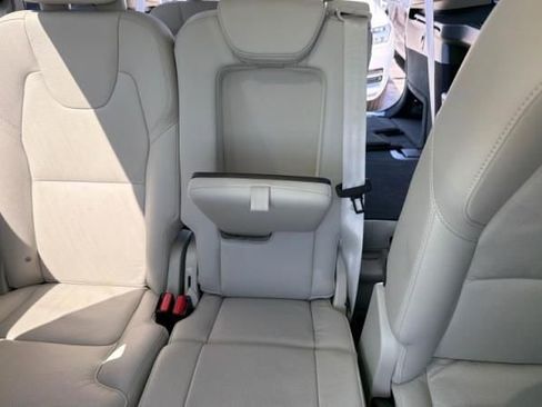 Used 2025 Volvo XC90 B6 Plus w/ Protection Package Premier AWD/4WD image 4
