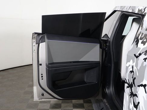 Used 2024 Tesla Cybertruck AWD Crew Cab image 25