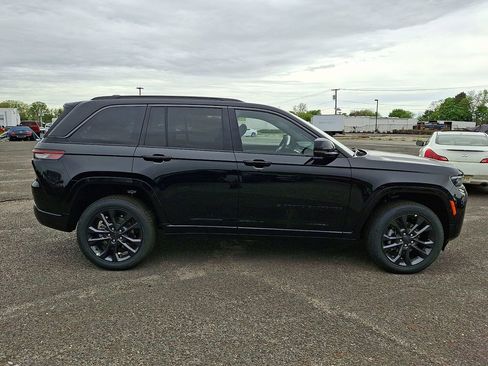 New 2026 Jeep Grand Cherokee Limited AWD/4WD image 9