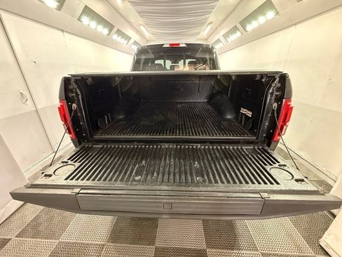 Used 2017 Ford F150 Lariat w/ Equipment Group 502A Luxury AWD/4WD image 38