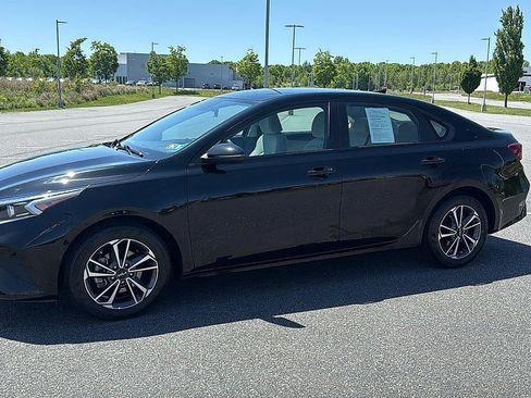 Used 2023 Kia Forte LXS w/ LXS Technology Package FWD image 10