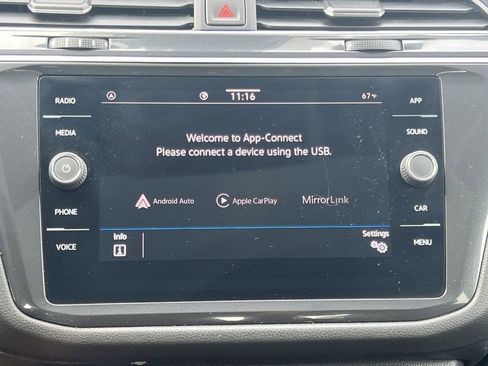 Certified 2022 Volkswagen Tiguan SE image 18