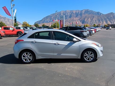 Used 2014 Hyundai Elantra GT image 2