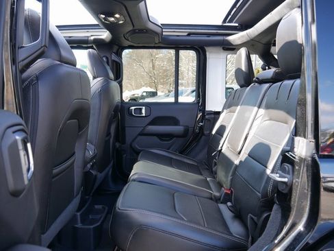 Used 2023 Jeep Wrangler Unlimited Sahara w/ Cold Weather Group image 15