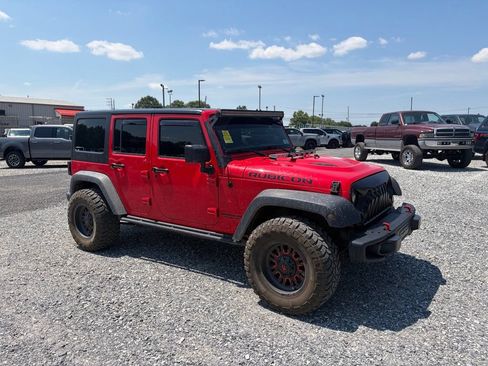 Used 2016 Jeep Wrangler Unlimited Rubicon w/ Dual Top Group AWD/4WD image 16