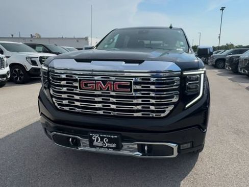 Used 2024 GMC Sierra 1500 Denali w/ Denali Reserve Package AWD/4WD image 4