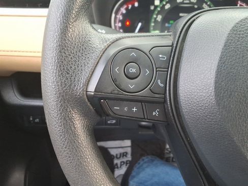 Used 2024 Toyota RAV4 XLE w/ Convenience Package image 18