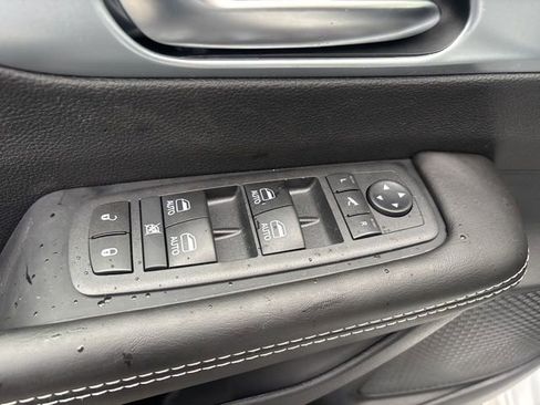 New 2026 Chrysler Pacifica Limited image 22