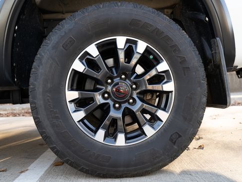 Used 2023 Nissan Titan PRO-4X w/ Pro-4x Convenience Package image 15