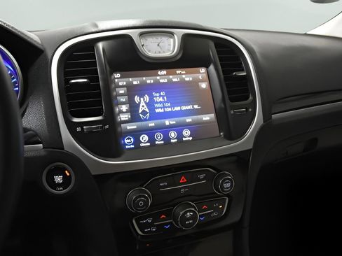 Used 2023 Chrysler 300 Touring w/ Sport Appearance Package image 14